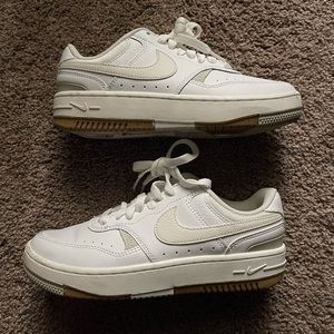 Nike Gamma alpha force size 6